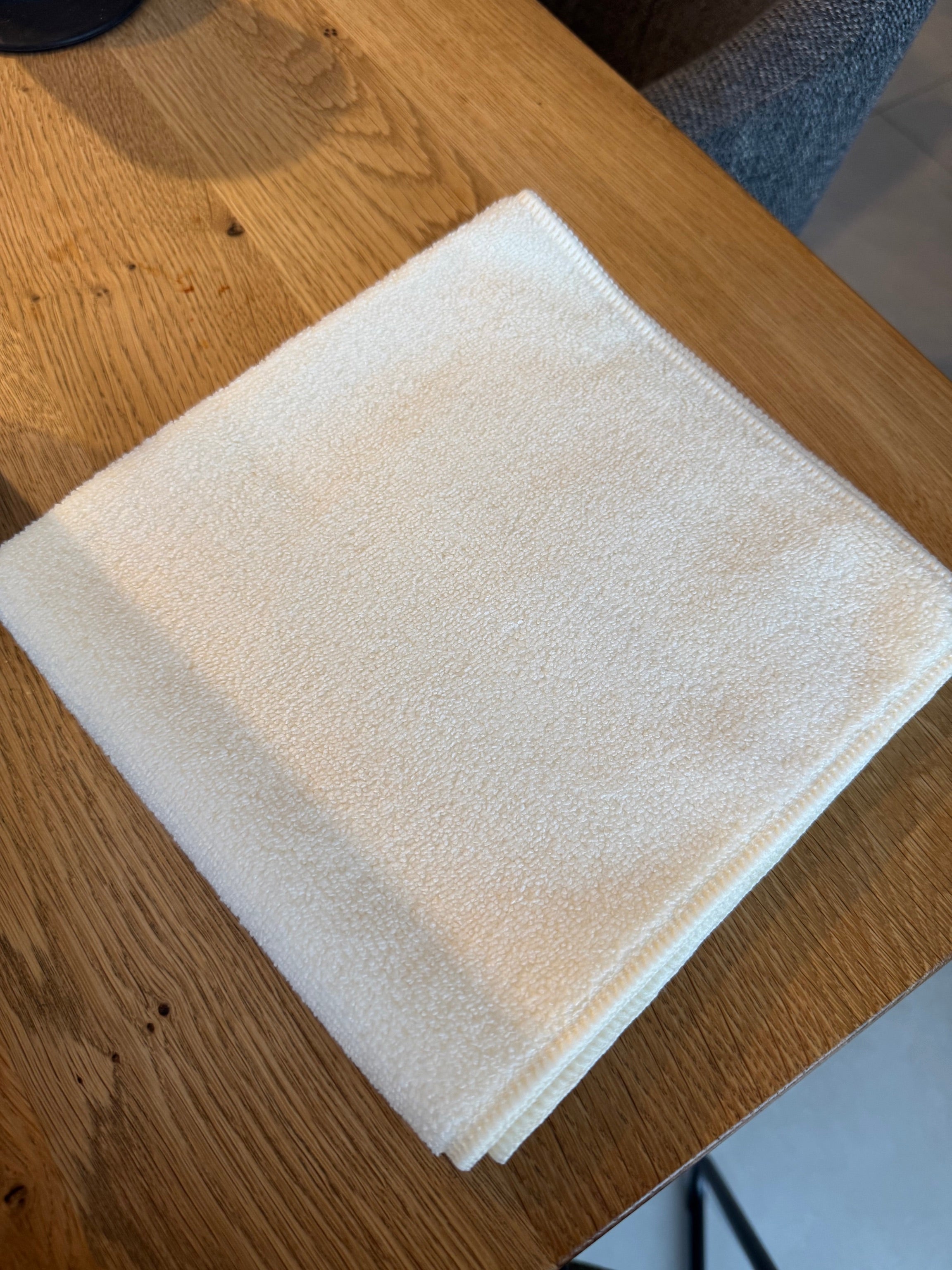 DeepClean – Cremefarbene Mikrofasertücher im 3er-Set